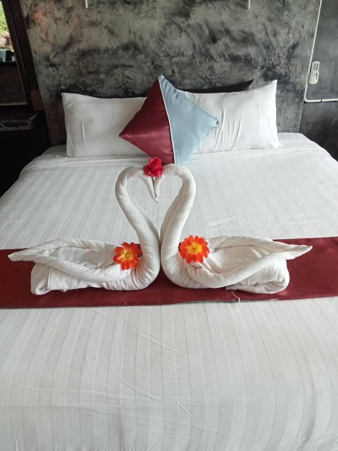 Keeree Loft Resort Thong Pha Phum Exterior foto