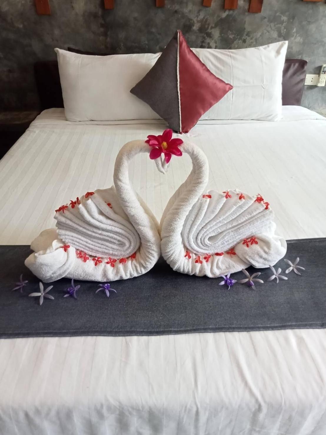 Keeree Loft Resort Thong Pha Phum Exterior foto