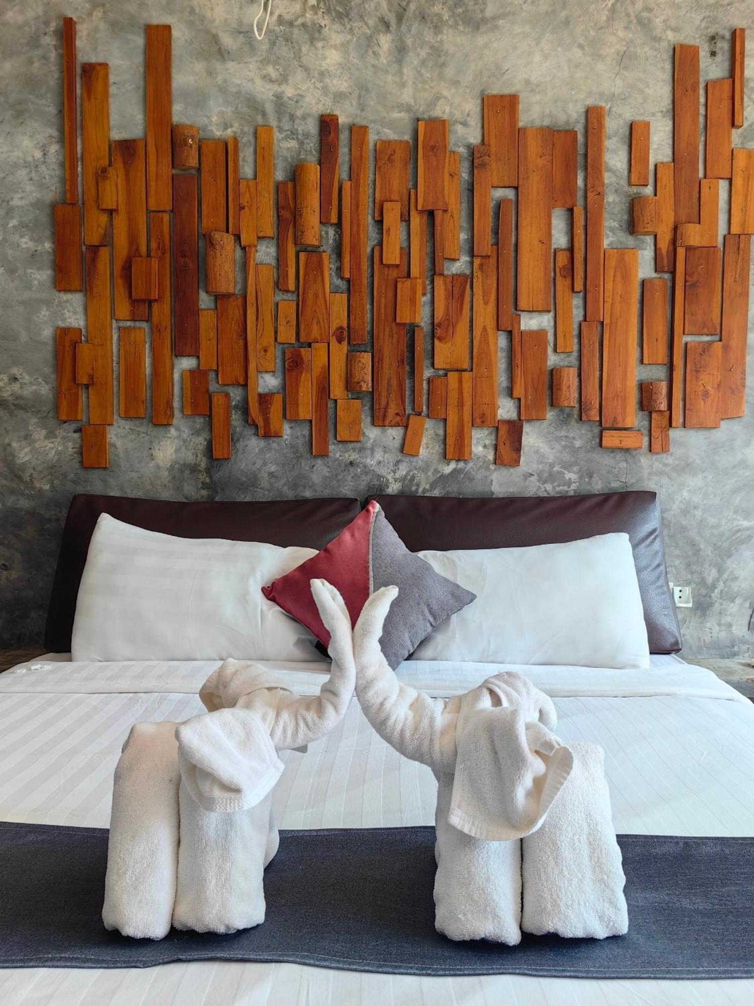 Keeree Loft Resort Thong Pha Phum Exterior foto